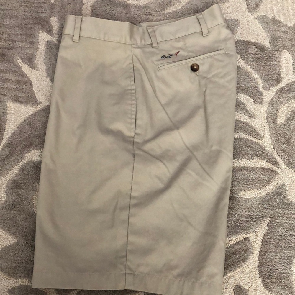 NWOT Greg Norman golf shorts 32